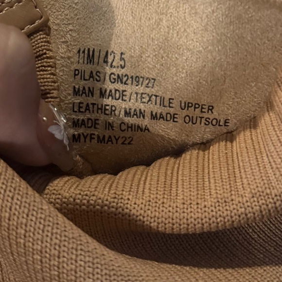 BCBGeneration PILAS Women's Block Heel Lug Sole Lace-Up Booties Tan Size 11 NIB - Picture 14 of 14